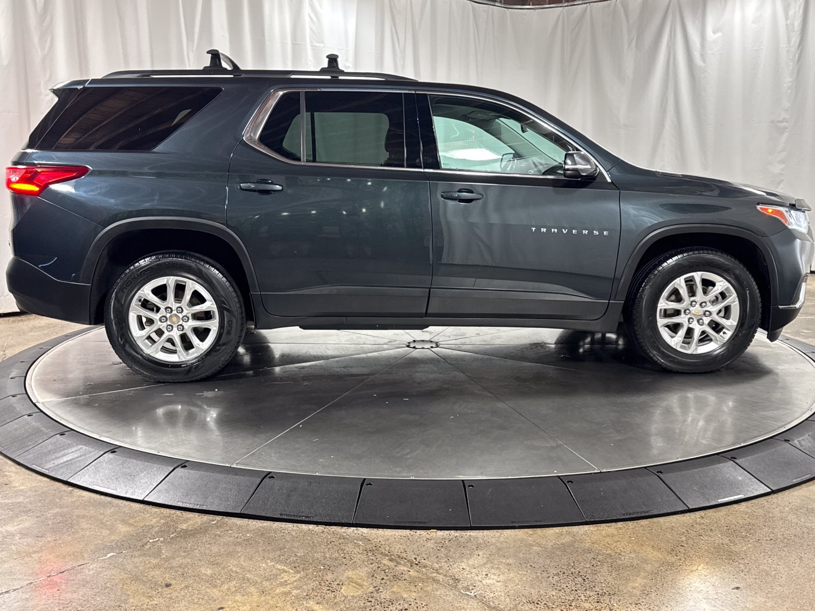 Used 2019 Chevrolet Traverse LT w/ LPO, Floor Liner Package AWD/4WD image 6