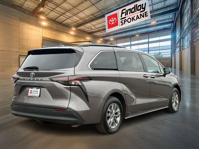 Certified 2024 Toyota Sienna XLE image 5