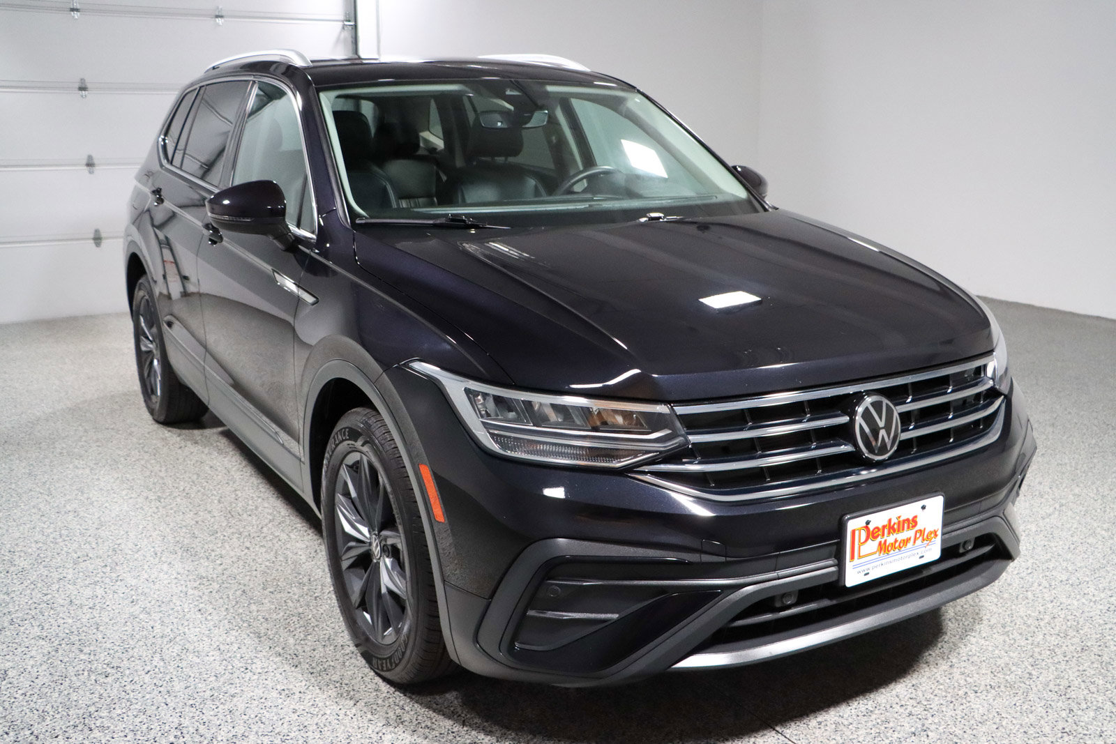 Used 2022 Volkswagen Tiguan SE w/ Panoramic Sunroof Package AWD/4WD image 5