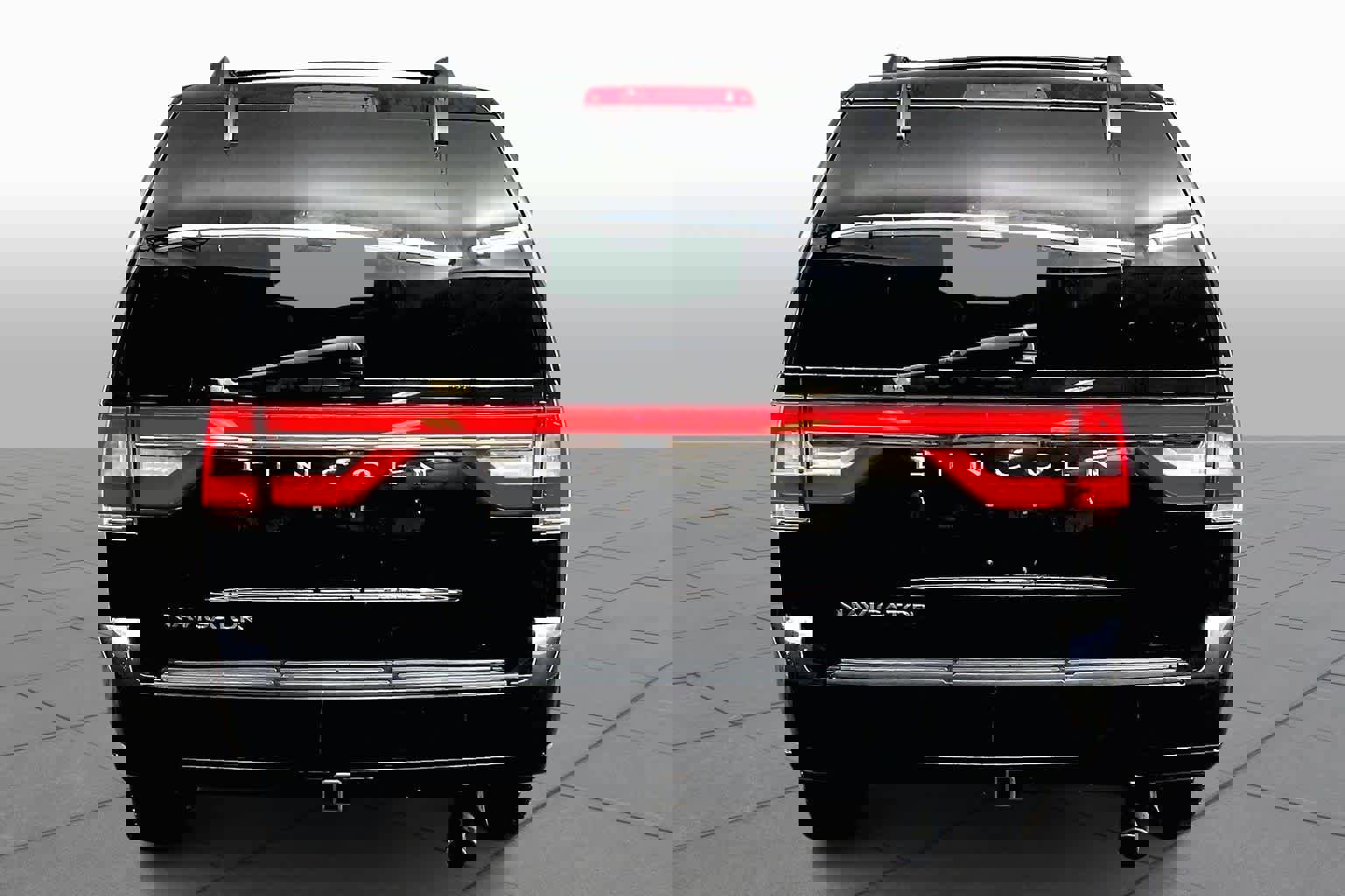 Used 2017 Lincoln Navigator Select image 5