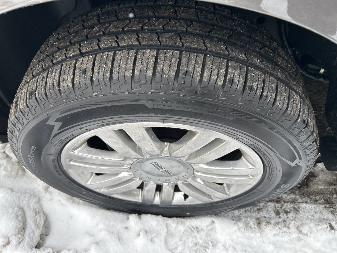 Used 2014 Lincoln Navigator 4WD image 2