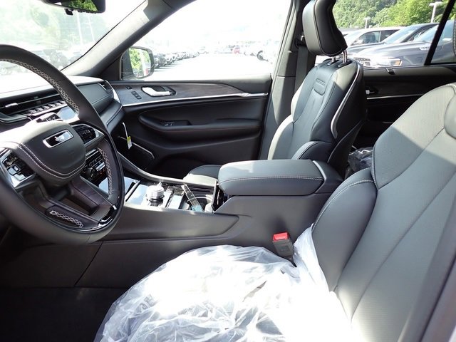 New 2025 Jeep Grand Cherokee Overland w/ Adv Protech Group III image 12