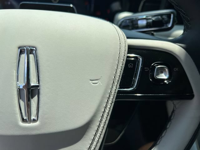 New 2026 Lincoln Aviator 2WD w/ Jet Appearance Package image 31