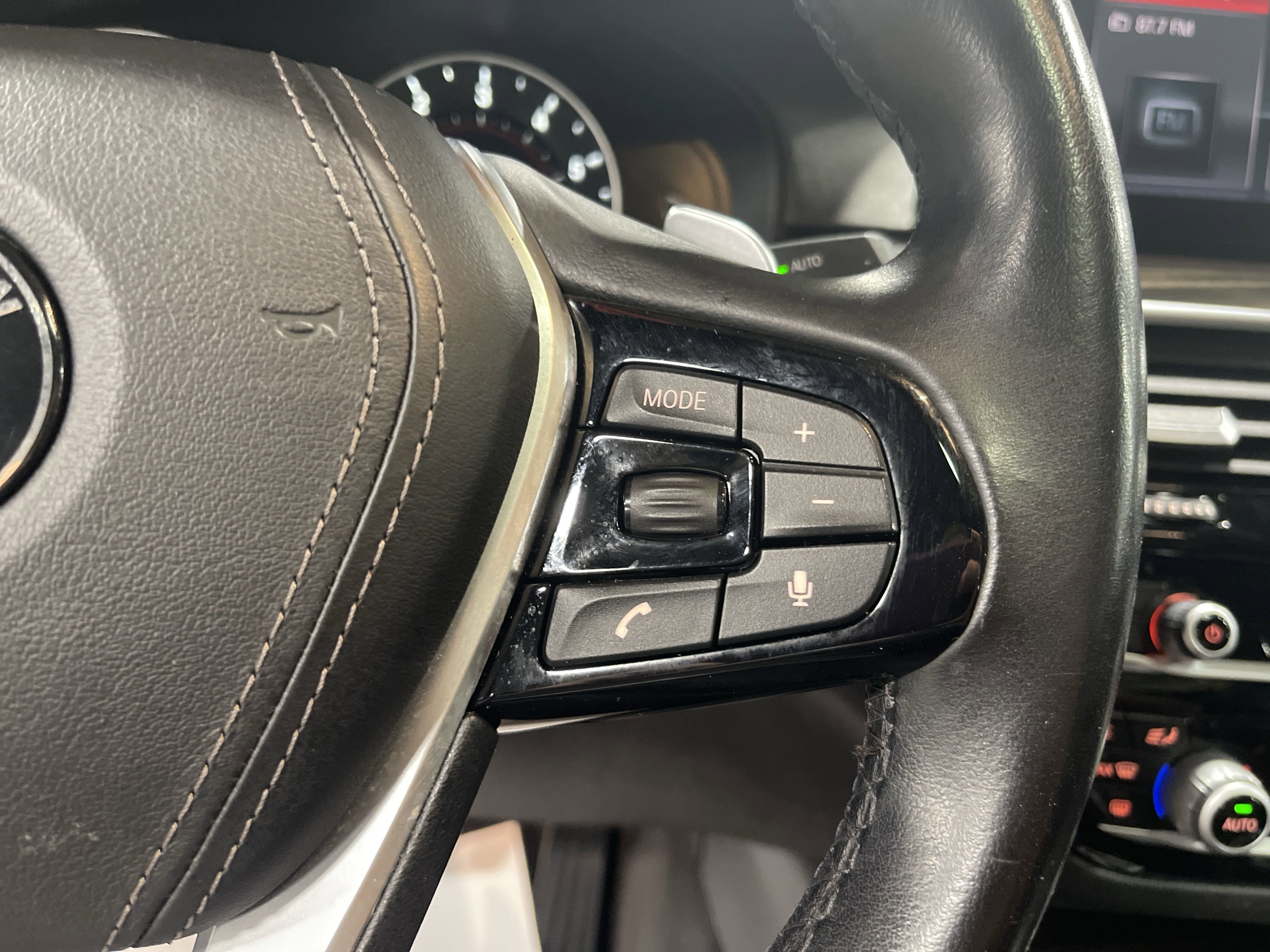 Used 2019 BMW 530i xDrive 530i xDrive w/ Convenience Package image 19