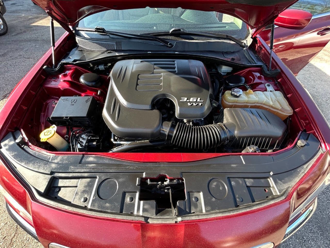 Used 2014 Chrysler 300 RWD image 15