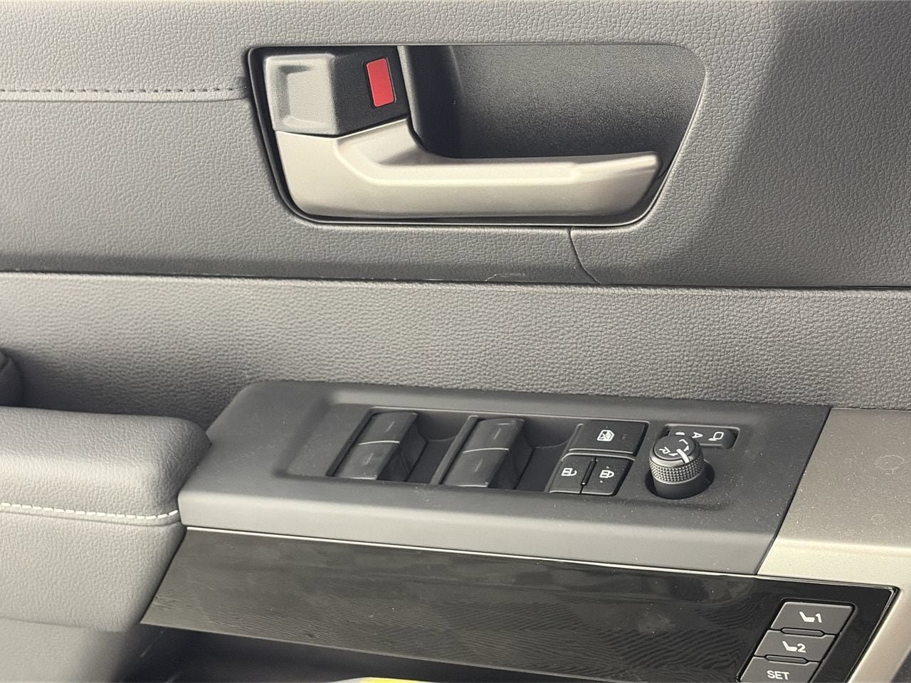 New 2026 Toyota Tundra Limited AWD/4WD image 17