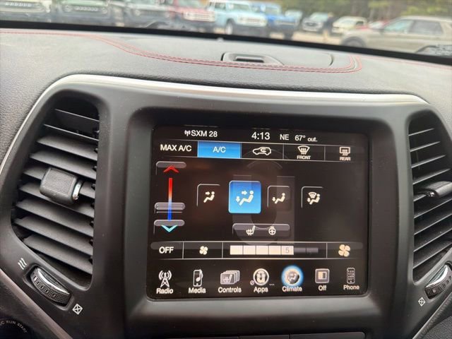 Used 2016 Jeep Cherokee Trailhawk w/ Cold Weather Group image 11