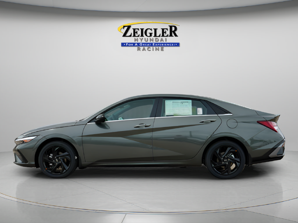New 2026 Hyundai Elantra SEL Sport FWD image 4