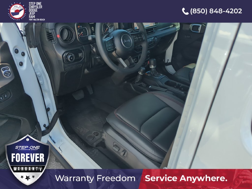Used 2025 Jeep Wrangler Unlimited Rubicon AWD/4WD image 10
