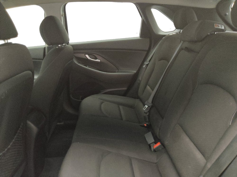 Used 2020 Hyundai Elantra GT FWD image 18