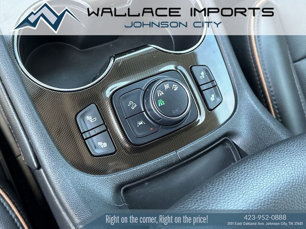 Used 2021 GMC Acadia AT4 w/ LPO, Floor Liner Package AWD/4WD image 30