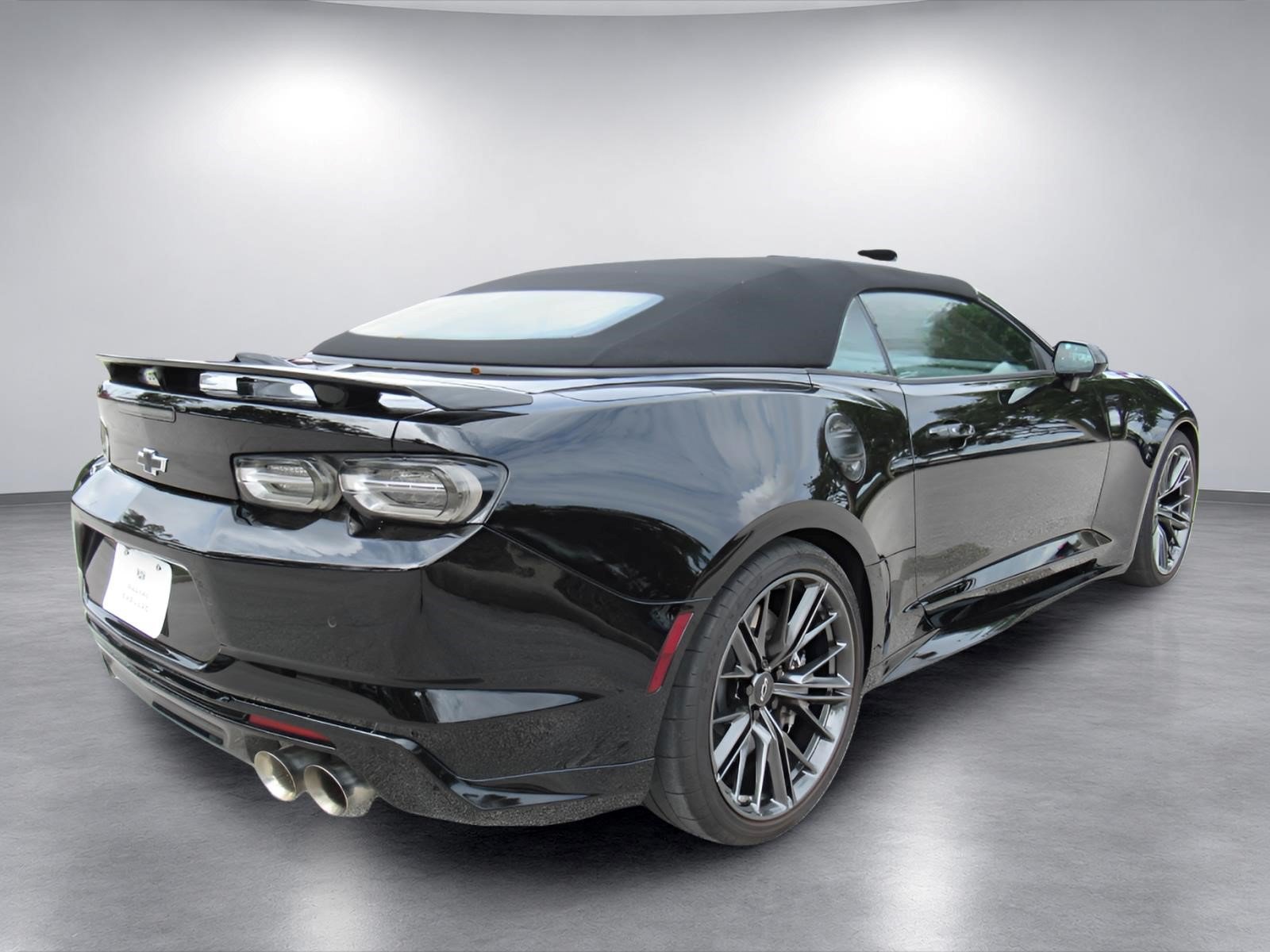 Used 2022 Chevrolet Camaro ZL1 w/ LPO, ZL1 Protection Package RWD image 6