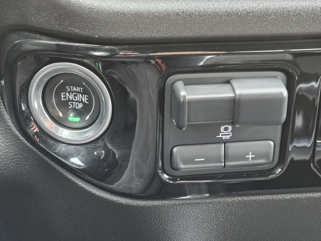 Used 2024 GMC Sierra 3500 SLT w/ SLT Premium Package AWD/4WD image 33