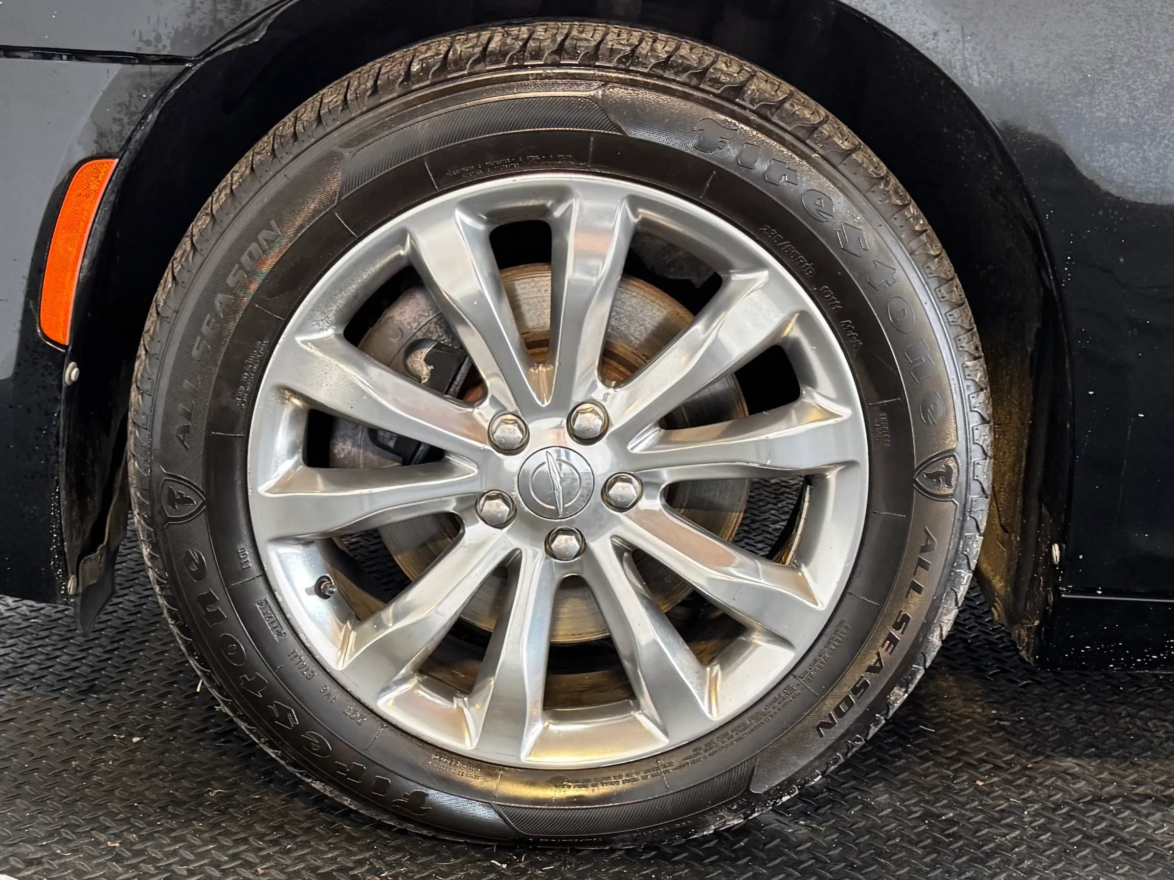 Used 2016 Chrysler 300 C AWD/4WD image 9