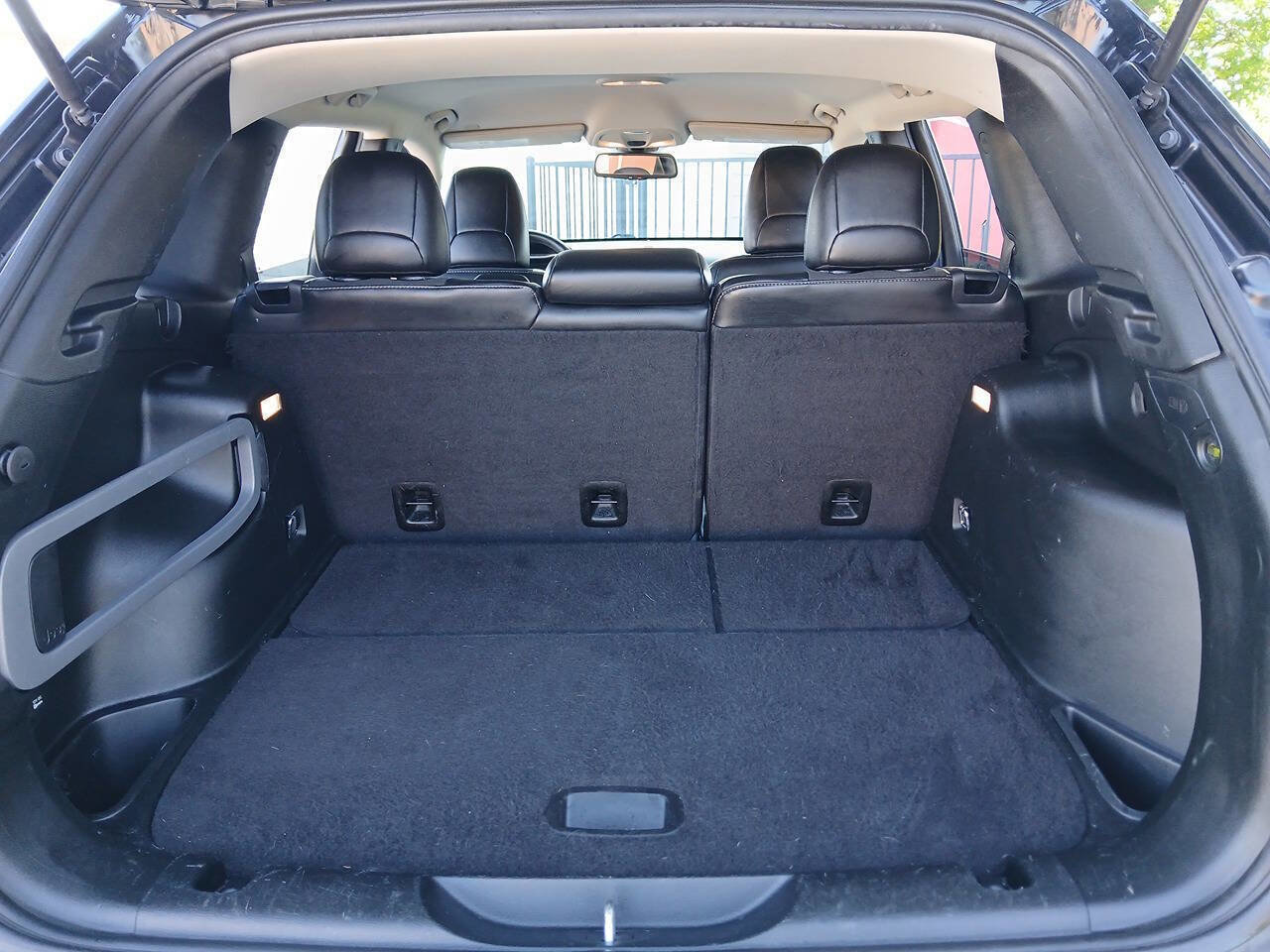 Used 2018 Jeep Cherokee Latitude Plus FWD image 21
