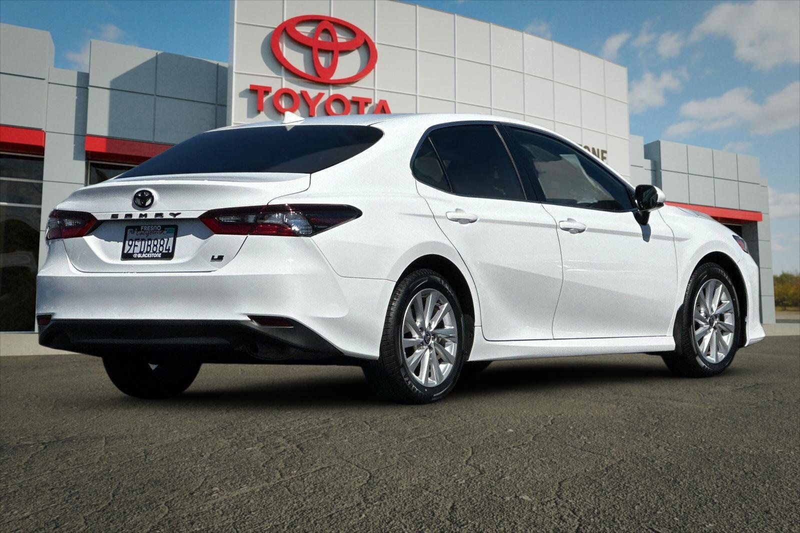 Certified 2023 Toyota Camry LE FWD image 3