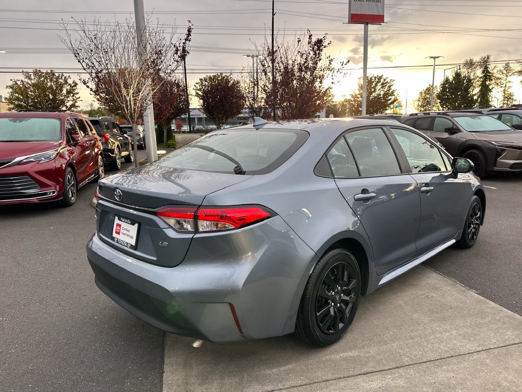 Used 2025 Toyota Corolla LE FWD image 5