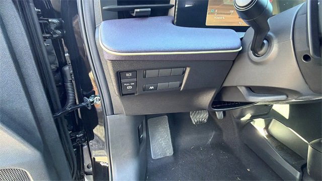 New 2026 Nissan Leaf SV+ w/ Floor Mat Package (SV+) image 30