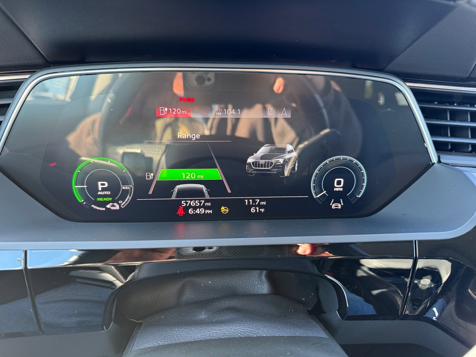 Used 2021 Audi e-tron Premium w/ Convenience Plus Package image 11