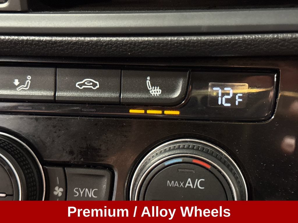 Used 2024 Volkswagen Jetta SE FWD image 17