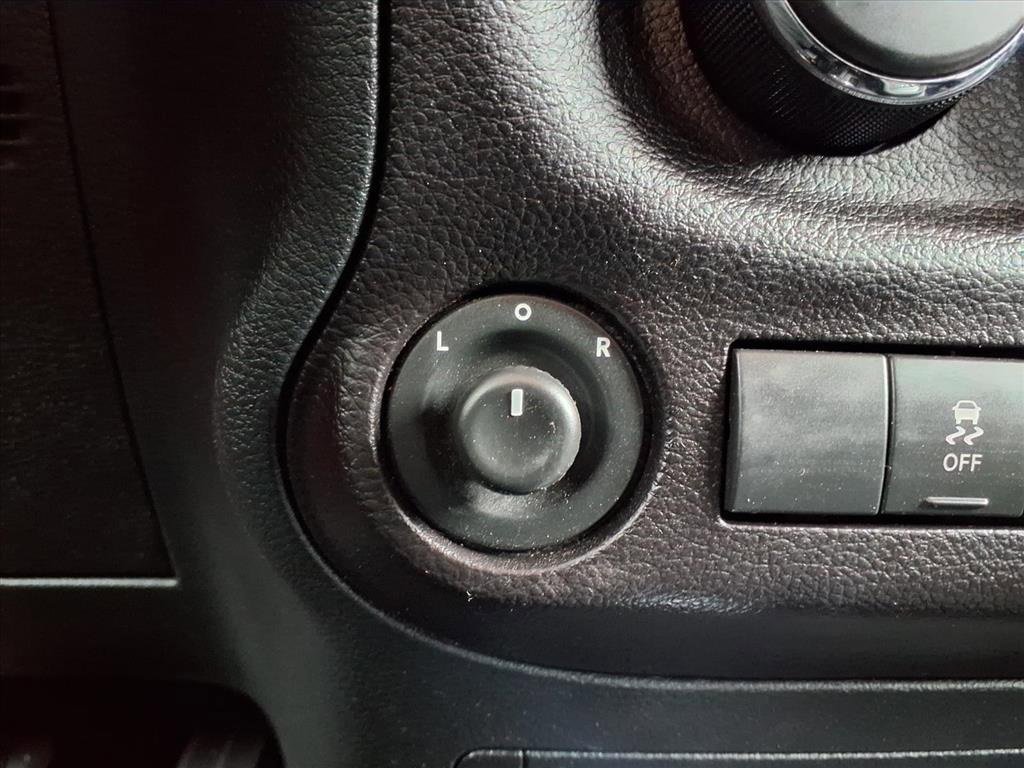 Used 2018 Jeep Wrangler Rubicon w/ Power Convenience Group image 25