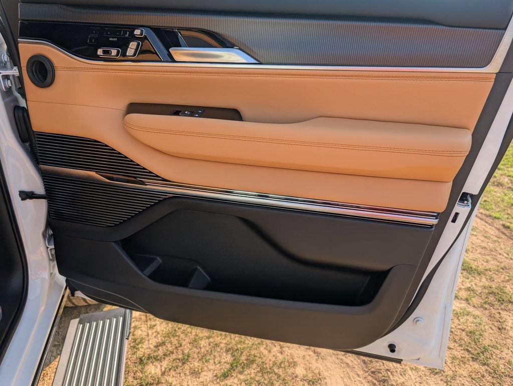 New 2026 Jeep Grand Wagoneer L Summit AWD/4WD image 33