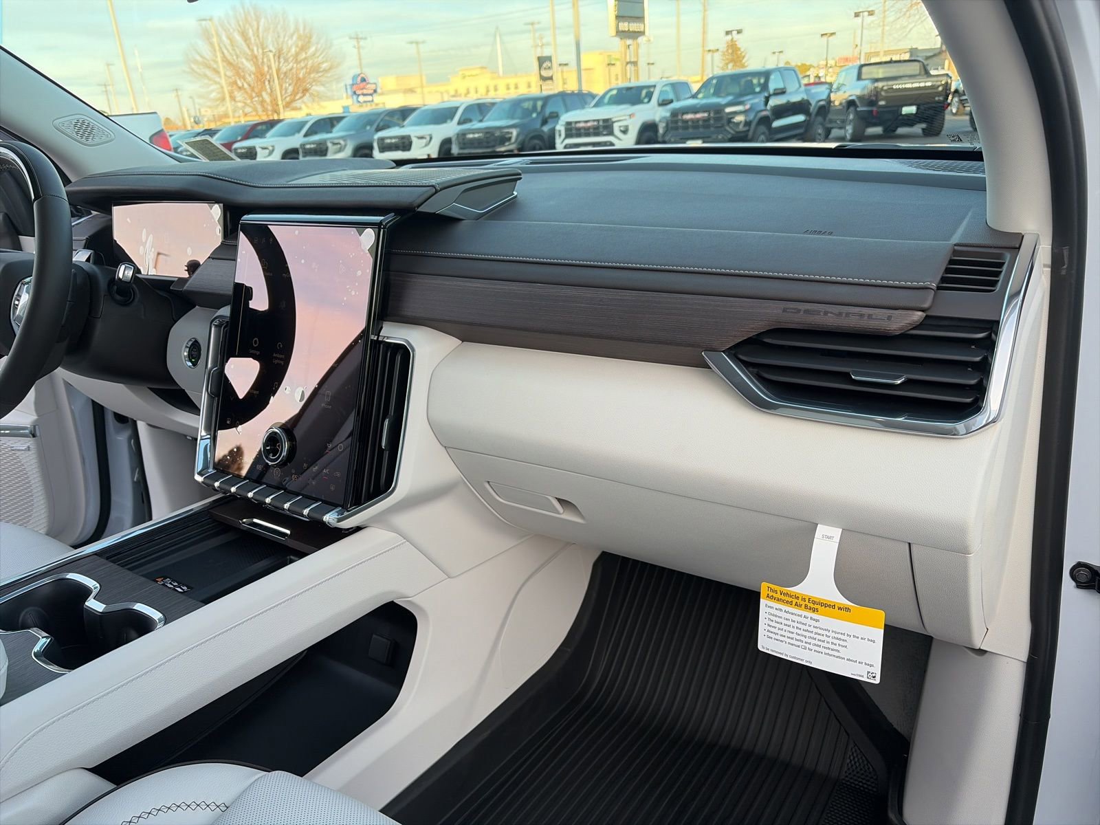 New 2026 GMC Acadia Denali w/ Super Cruise Package image 28