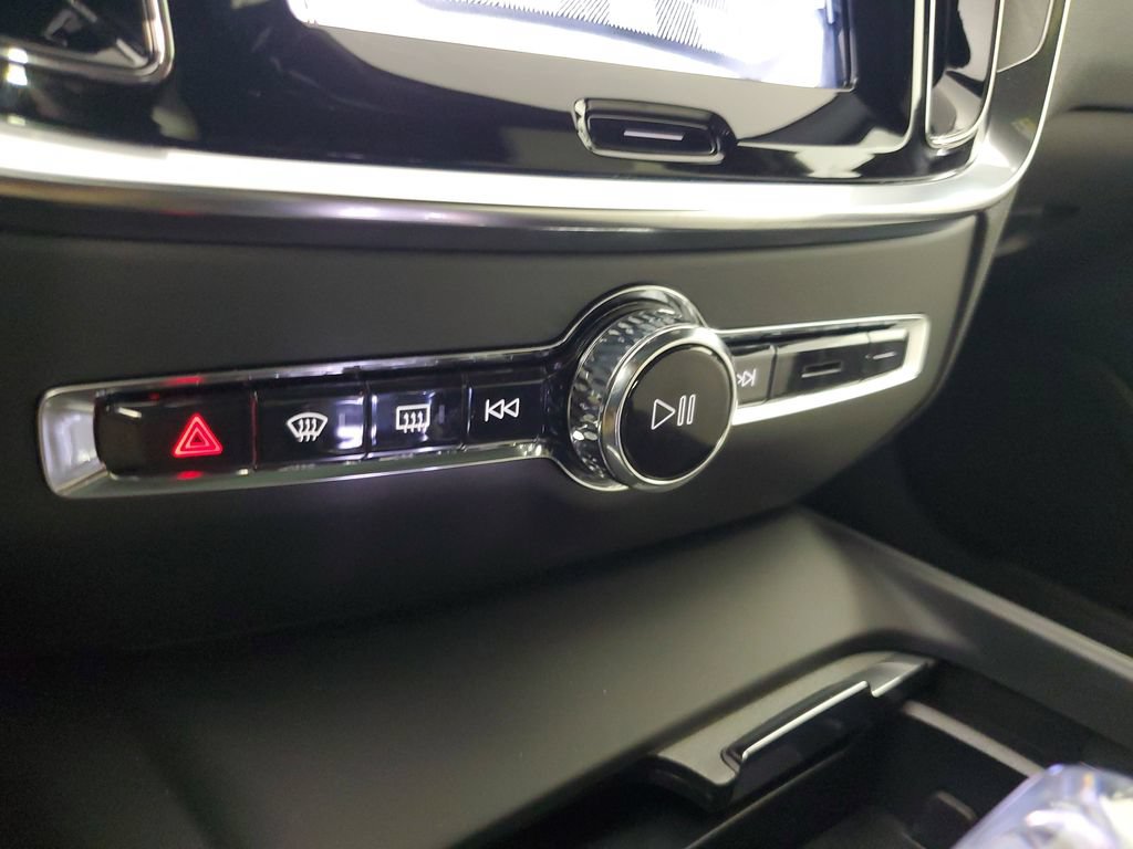 New 2026 Volvo V60 B5 Cross Country Ultra w/ Protection Package Premier AWD/4WD image 30