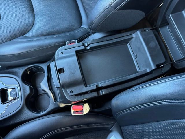 Used 2019 Jeep Cherokee Limited image 18