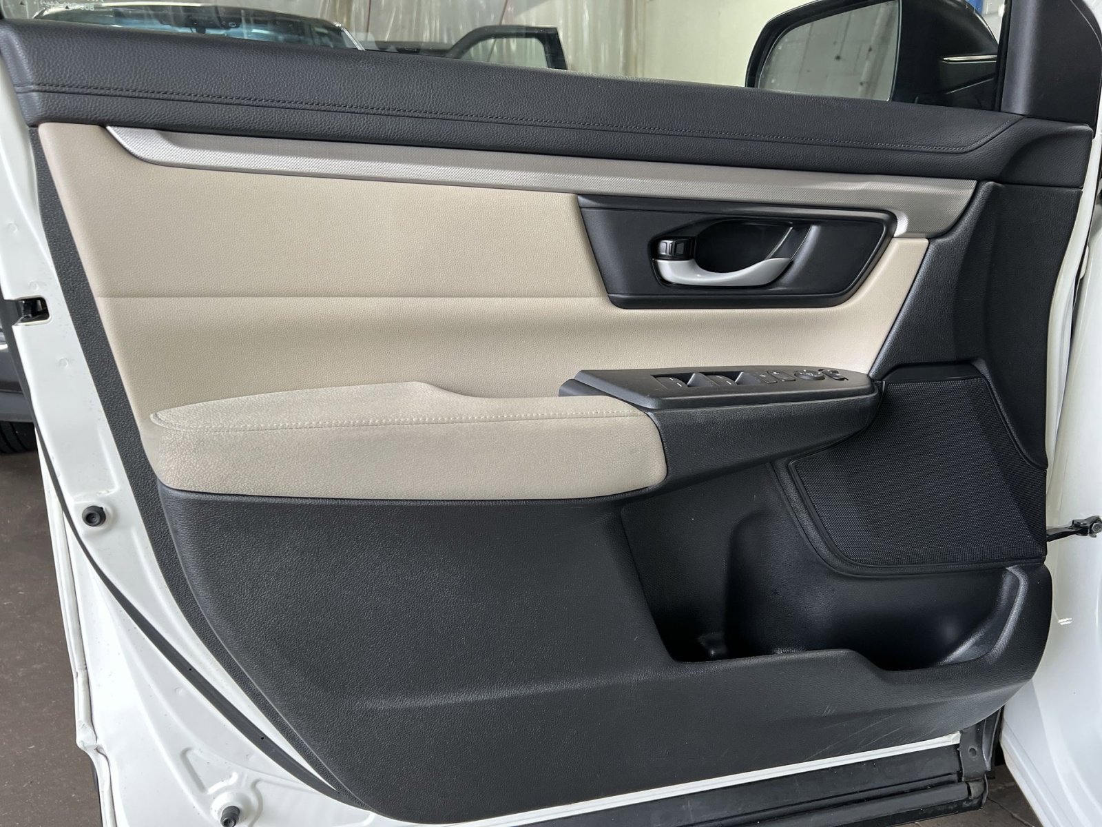 Used 2018 Honda CR-V LX image 14