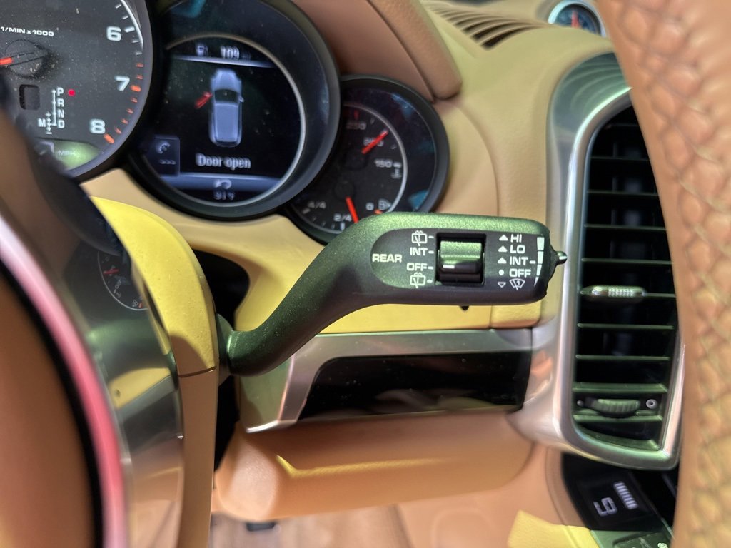 Used 2016 Porsche Cayenne image 29