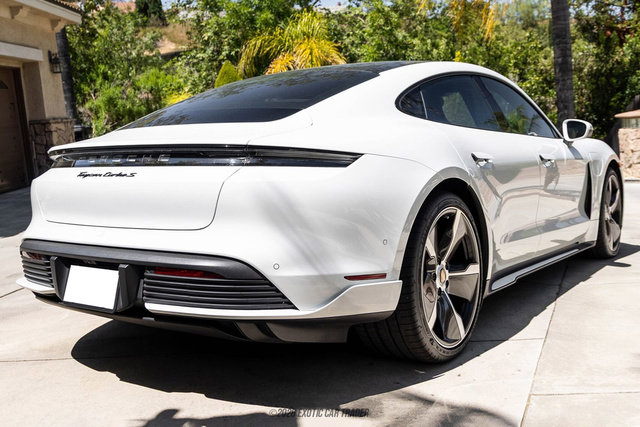 Used 2023 Porsche Taycan RWD image 8