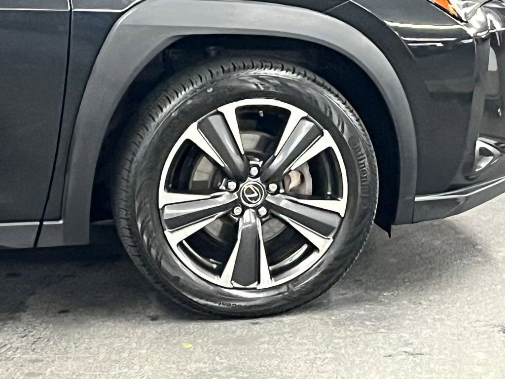 Used 2019 Lexus UX 250h w/ Premium Package image 38