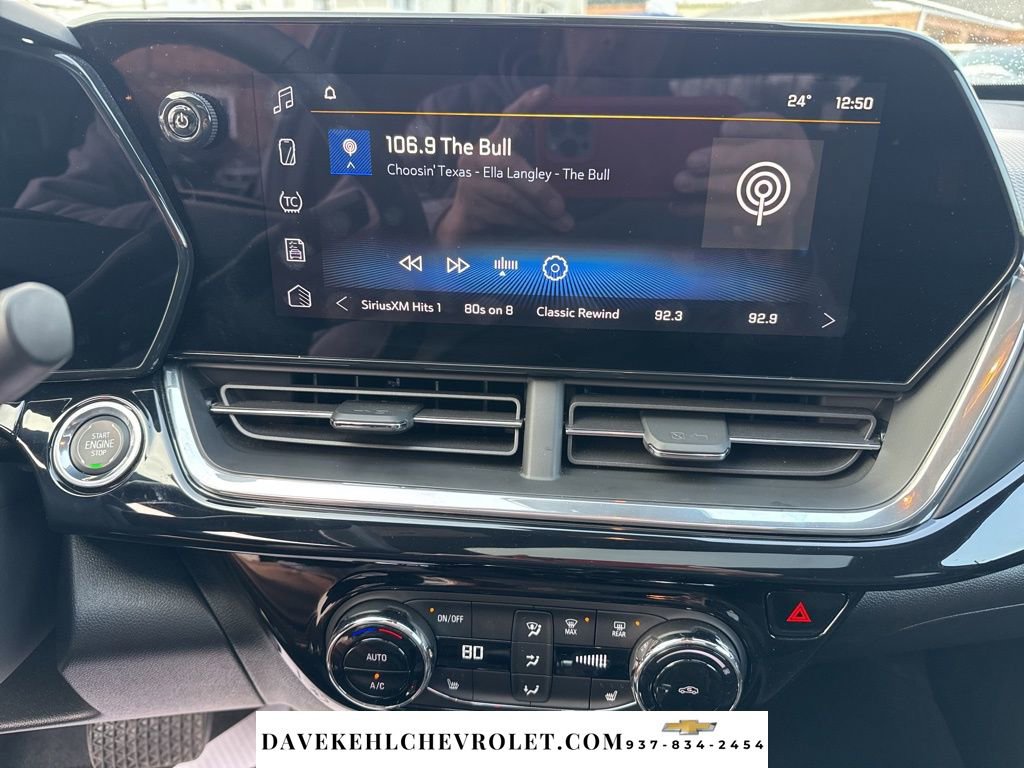 Used 2025 Chevrolet Trax RS w/ Sunroof Package image 12