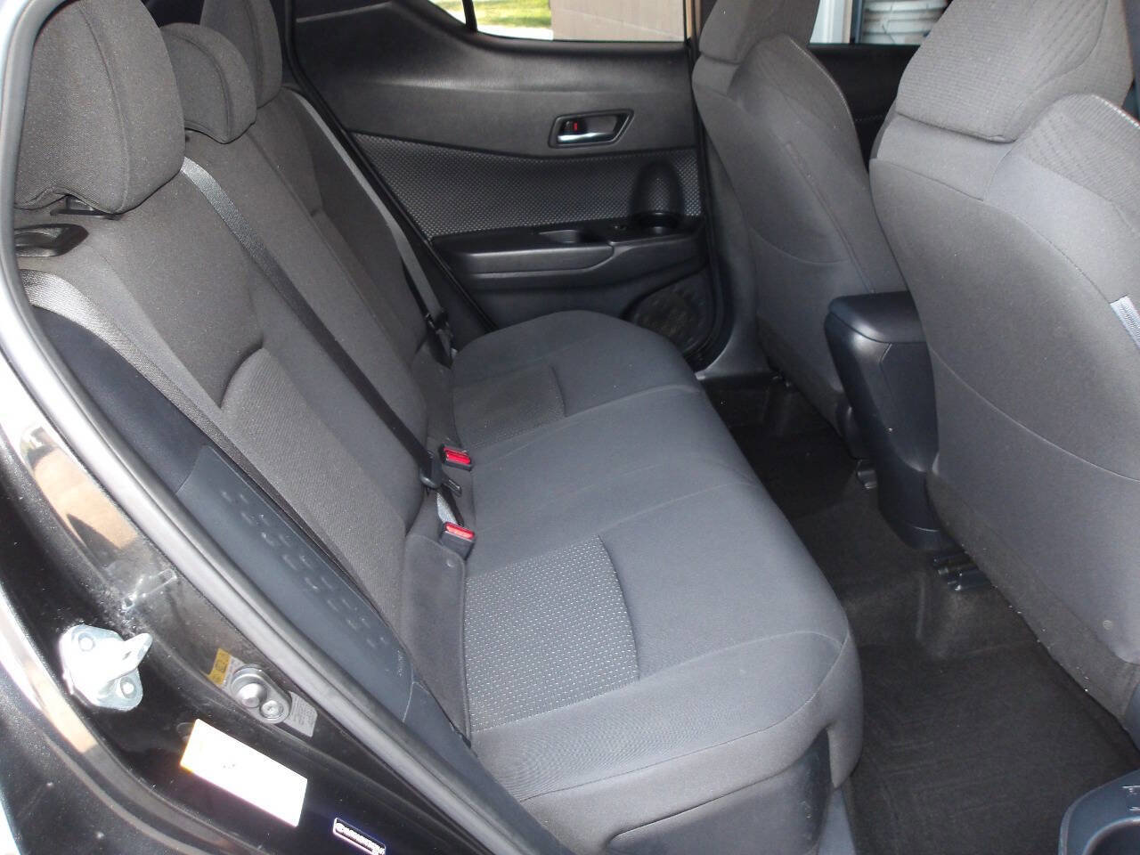 Used 2018 Toyota C-HR XLE FWD image 24