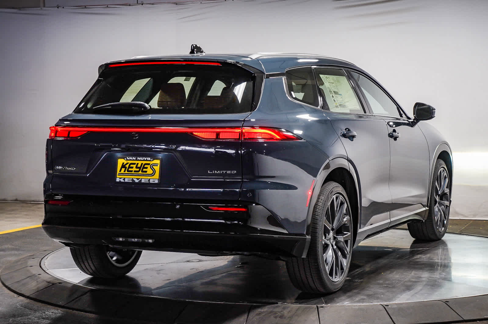 New 2025 Toyota Crown Signia image 4