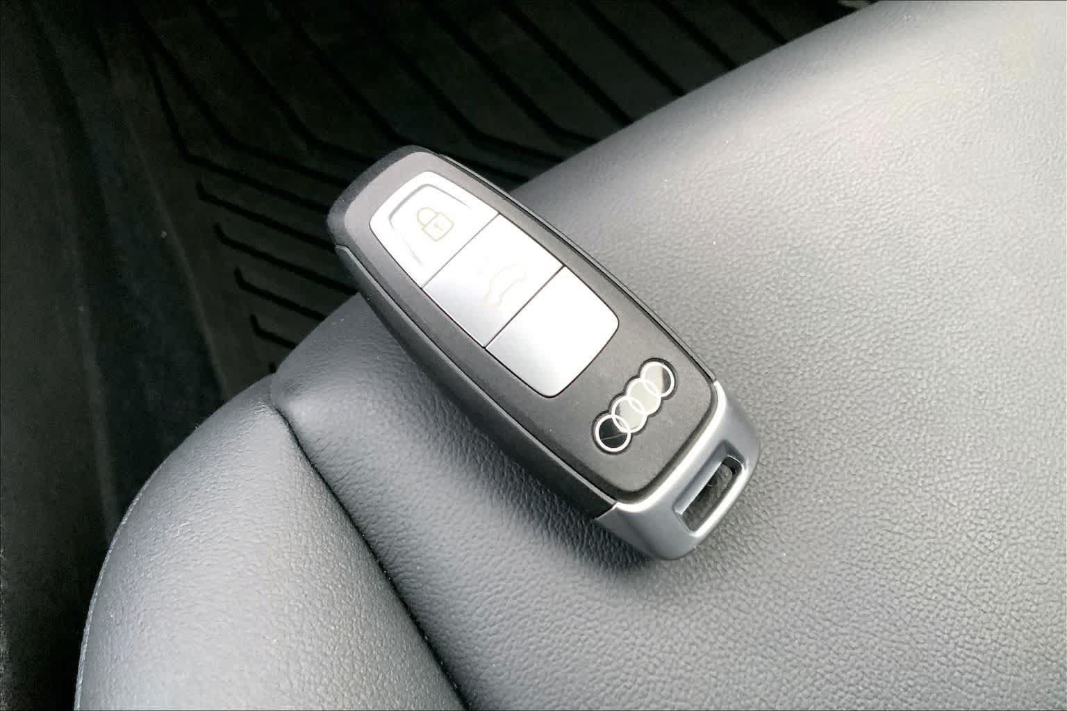 Used 2024 Audi Q4 e-tron Premium AWD/4WD image 19