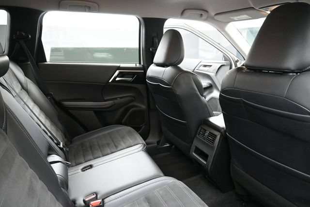 Used 2024 Mitsubishi Outlander SE FWD image 32