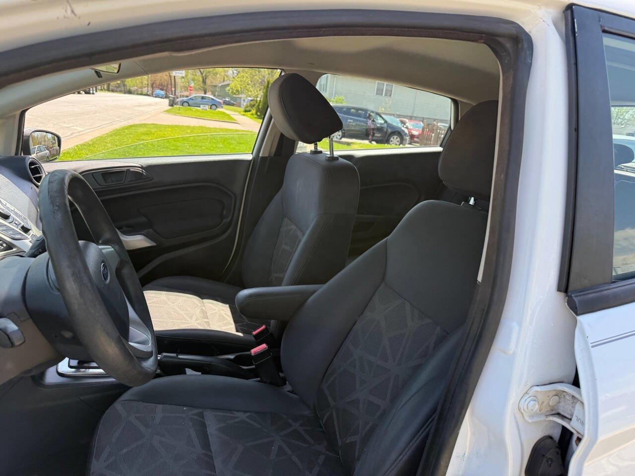 Used 2012 Ford Fiesta SE FWD image 24