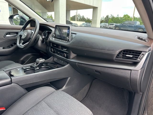Used 2023 Nissan Rogue SV image 43