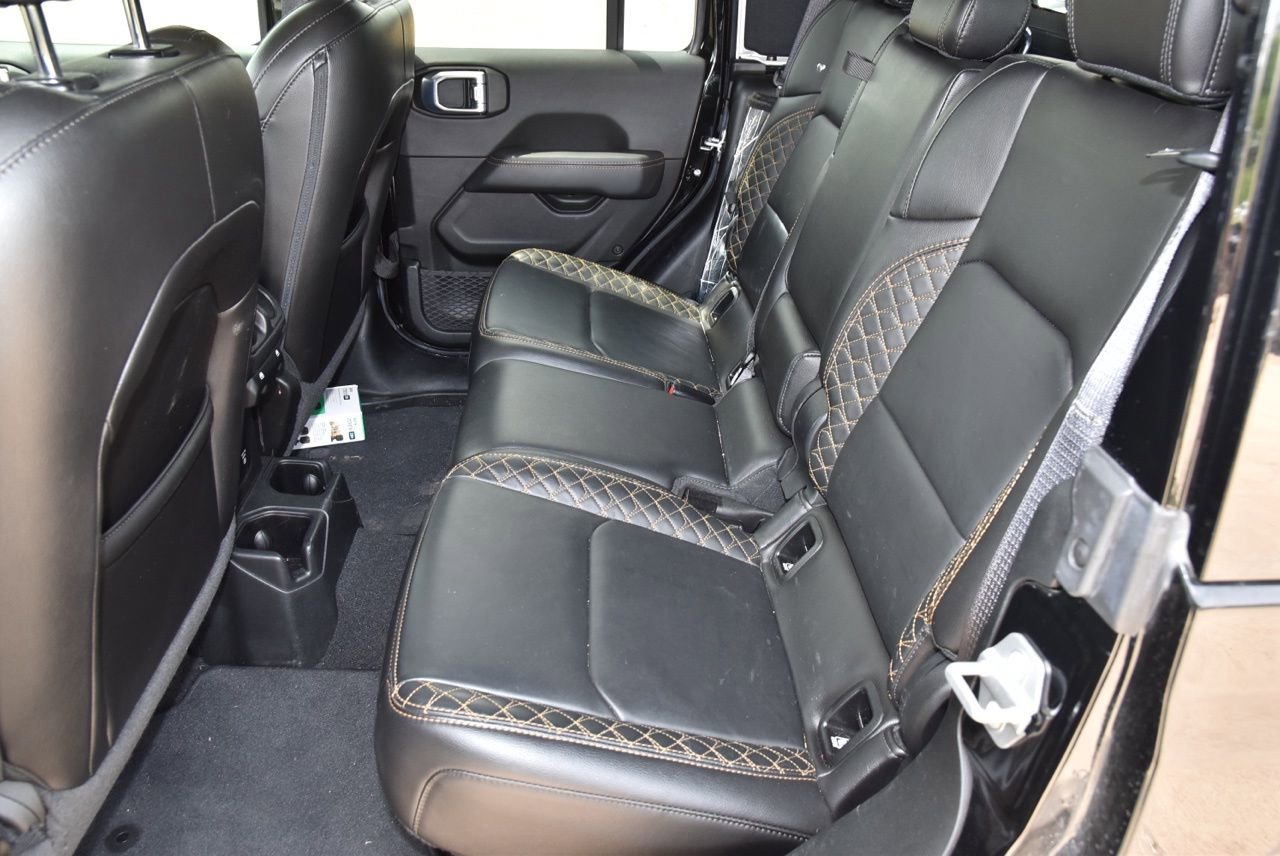 Used 2022 Jeep Gladiator Overland AWD/4WD image 11