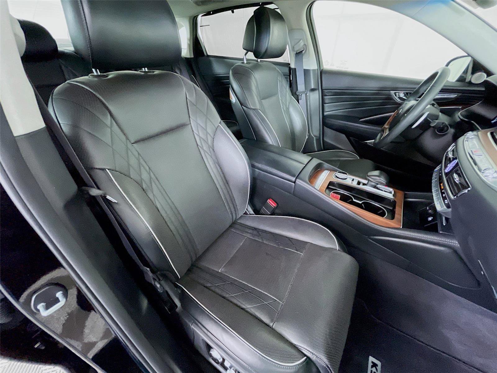 Used 2019 Kia K900 Luxury w/ VIP Package image 31