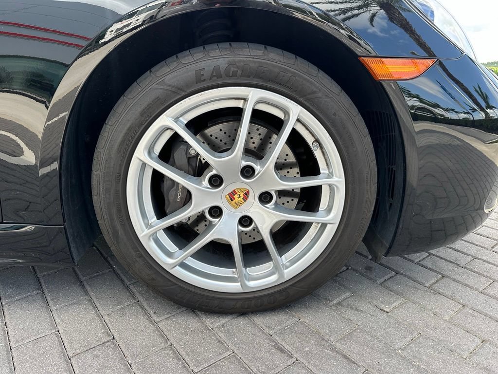 Certified 2025 Porsche 718 Cayman RWD image 14
