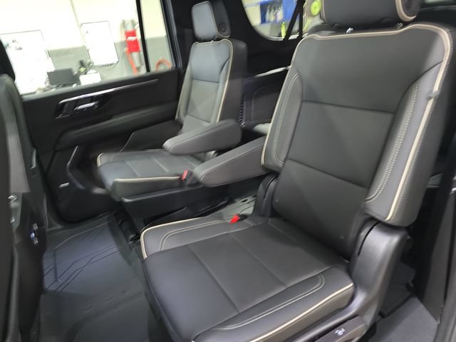 New 2026 Chevrolet Suburban Premier w/ Sun And Tow Package AWD/4WD image 16