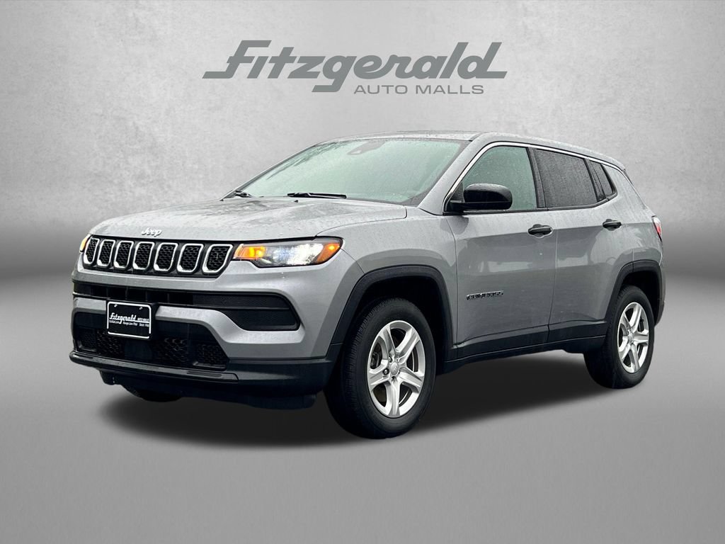 Used 2023 Jeep Compass Sport AWD/4WD image 2
