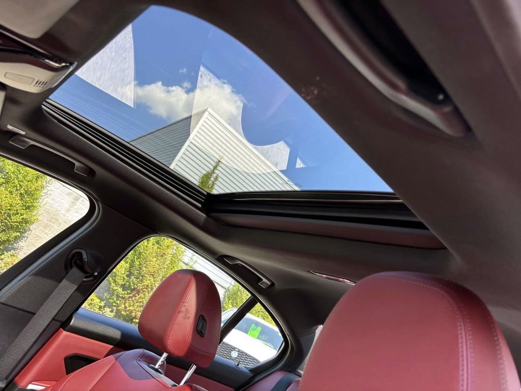 Certified 2025 BMW 330i xDrive Sedan image 27