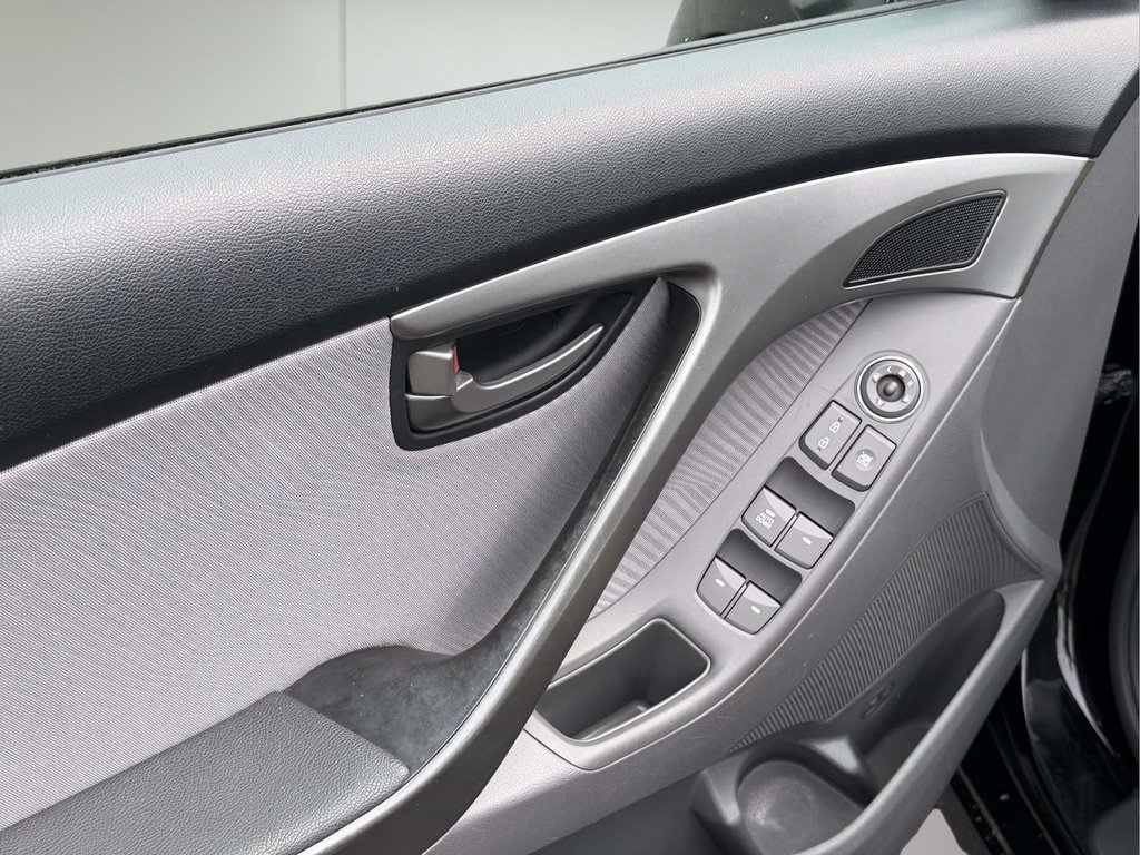 Used 2013 Hyundai Elantra GLS w/ Preferred Pkg FWD image 14