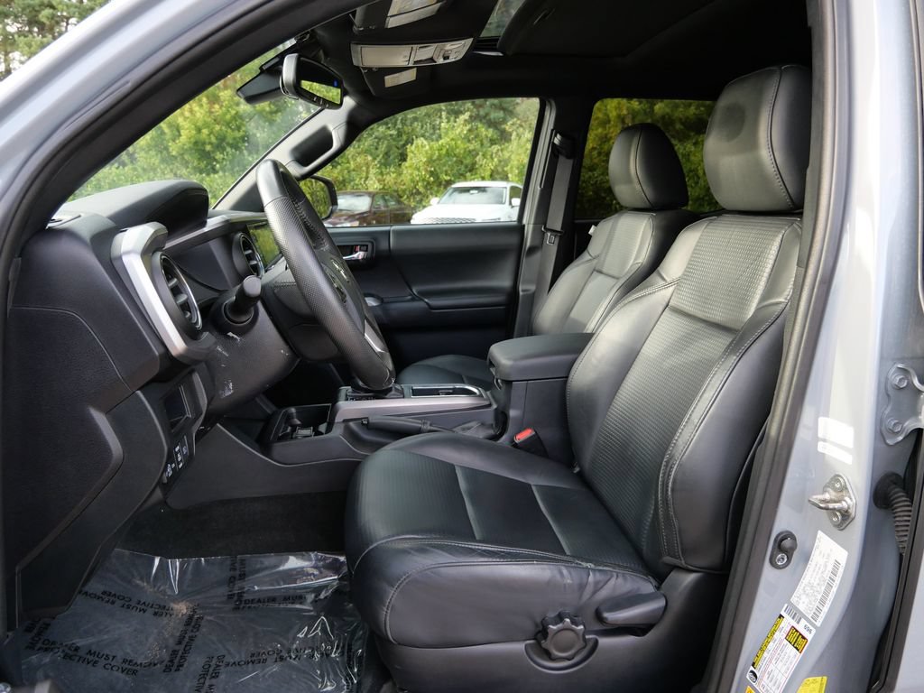 Used 2018 Toyota Tacoma Limited AWD/4WD image 21