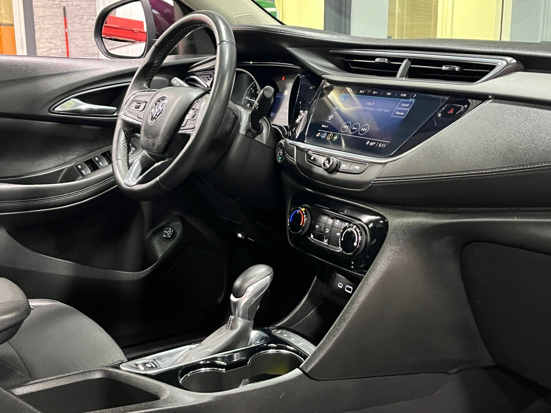 Certified 2020 Buick Encore GX Preferred w/ Cold Weather Comfort Package image 9