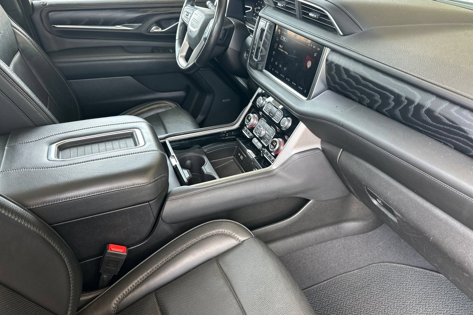 Used 2022 GMC Yukon Denali AWD/4WD image 21